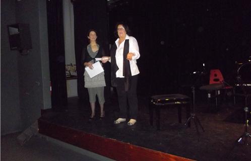 Dominique Ducasse (à droite), adjointe à la culture et Claire Bodin, directrice artistique,inaugurent la première édition du Festival "Présences Féminines" 