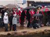 De nombreux enfants attendaient le Père Noël quai Saint Pierre.